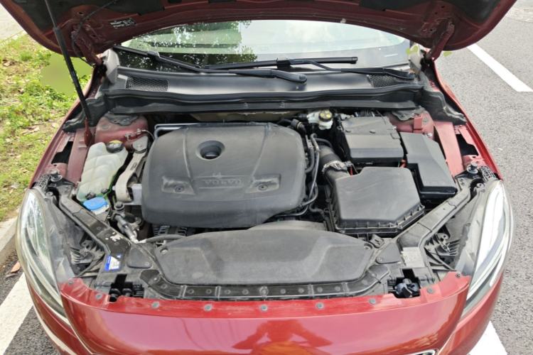 Used Volvo V40 2017 T3 Zhiyi Edition Engine Bay