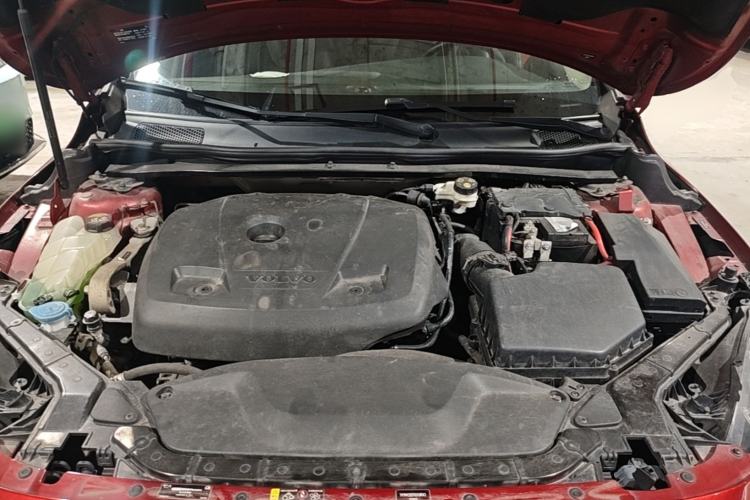 Used Volvo V40 2017 T3 Zhiyi Edition Engine Bay