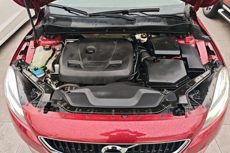 Used Volvo V40 2017 T3 Zhiyi Edition Engine Bay