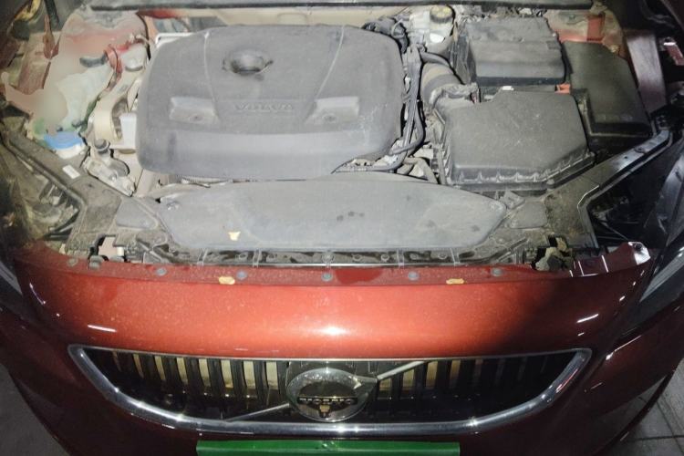 Used Volvo V40 2017 T3 Zhiyi Edition Engine Bay