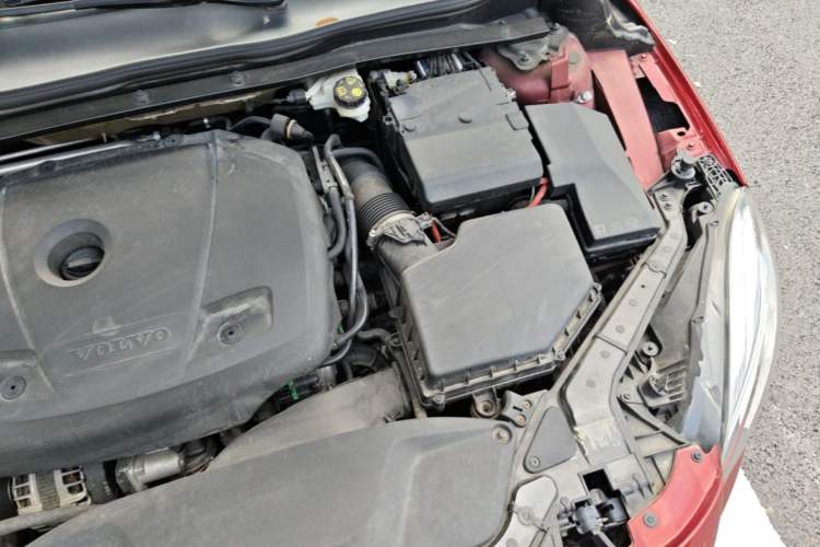 Used Volvo V40 2017 T3 Zhiyi Edition Engine Bay Left