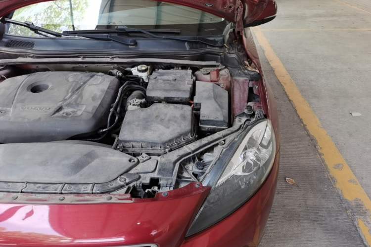 Used Volvo V40 2017 T3 Smart Edition Engine Bay Left