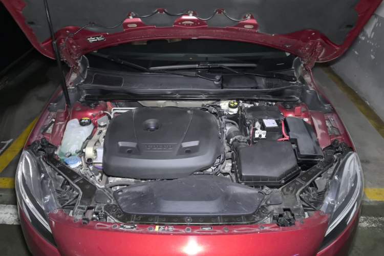 Used Volvo V40 2017 T3 Zhiyi Edition Engine Bay