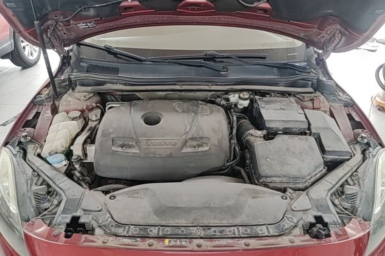 Used Volvo V40 2017 T3 Smart Edition Engine Bay