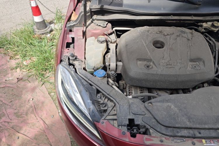 Used Volvo V40 2017 T3 Zhiya Edition Engine Bay Right