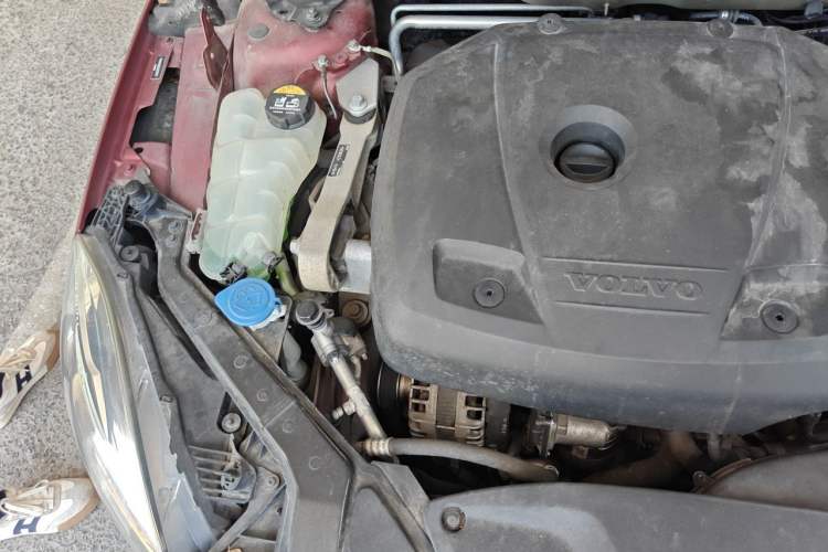 Used Volvo V40 2017 T3 Zhiyi Edition Engine Bay Right