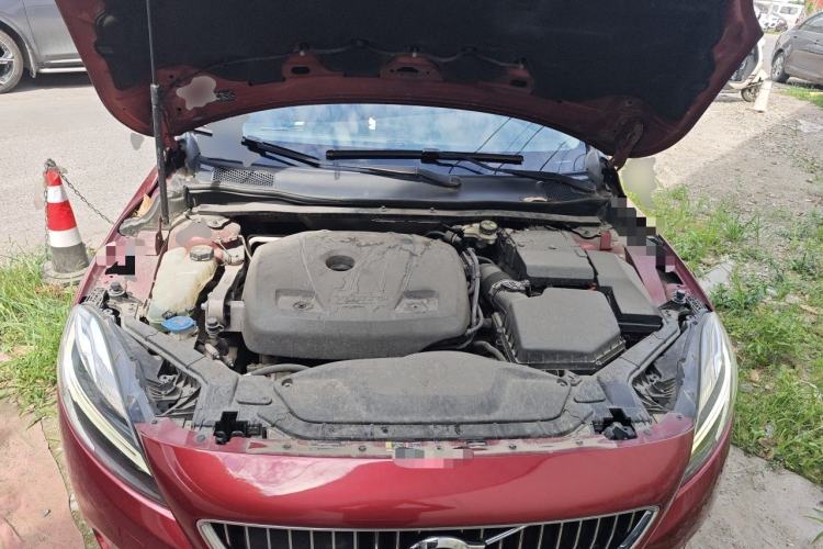 Used Volvo V40 2017 T3 Zhiya Edition Engine Bay