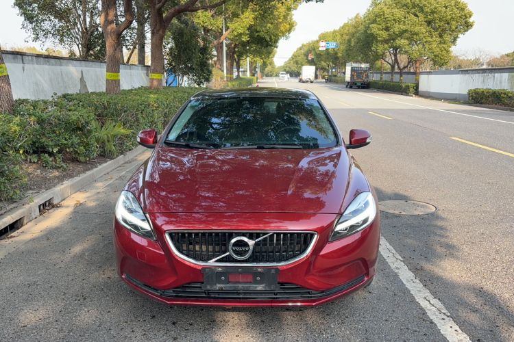 Used Volvo V40 2017 T3 Smart Edition Exterior 1