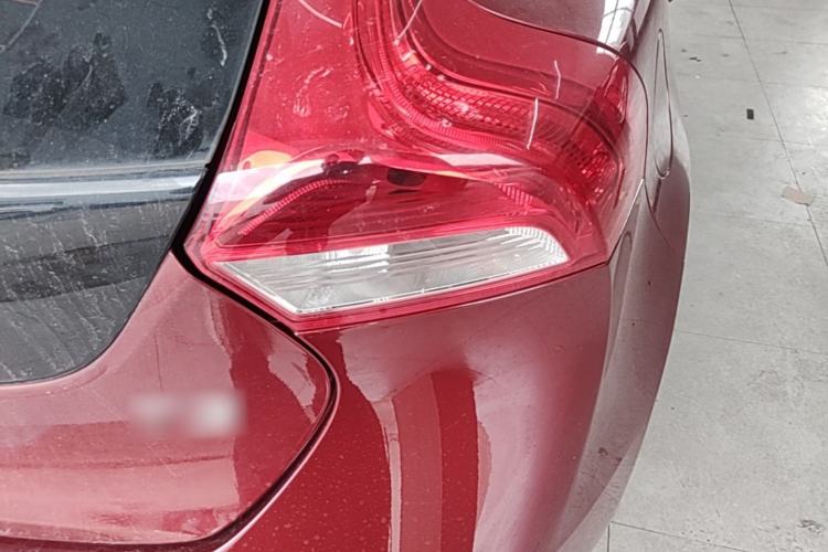 Used Volvo V40 2017 T3 Smart Edition Exterior 3
