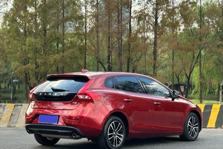 Used Volvo V40 2017 T3 Zhiyi Edition Exterior 6