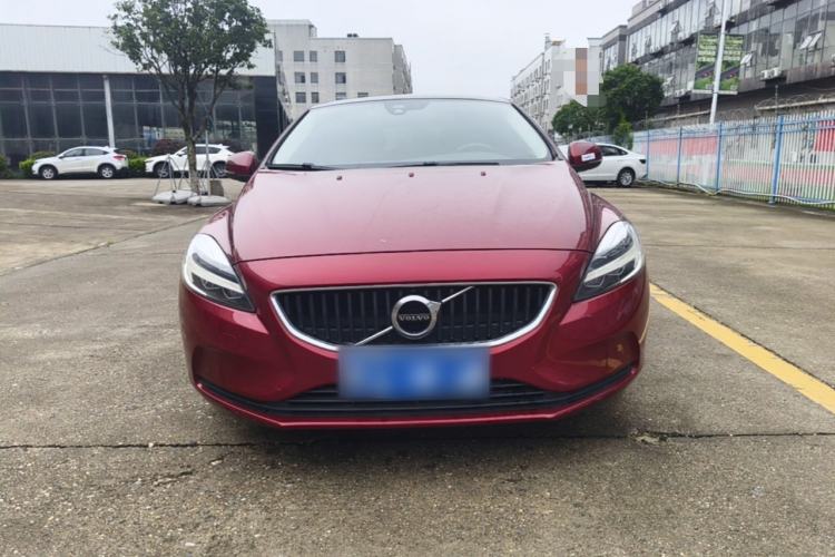 Used Volvo V40 2017 T3 Zhiyi Edition Front