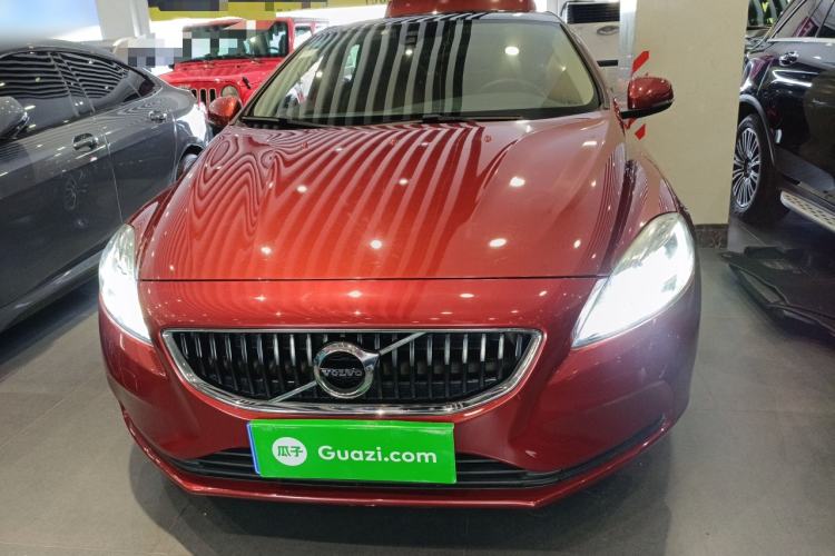 Used Volvo V40 2017 T3 Zhiyi Edition Front