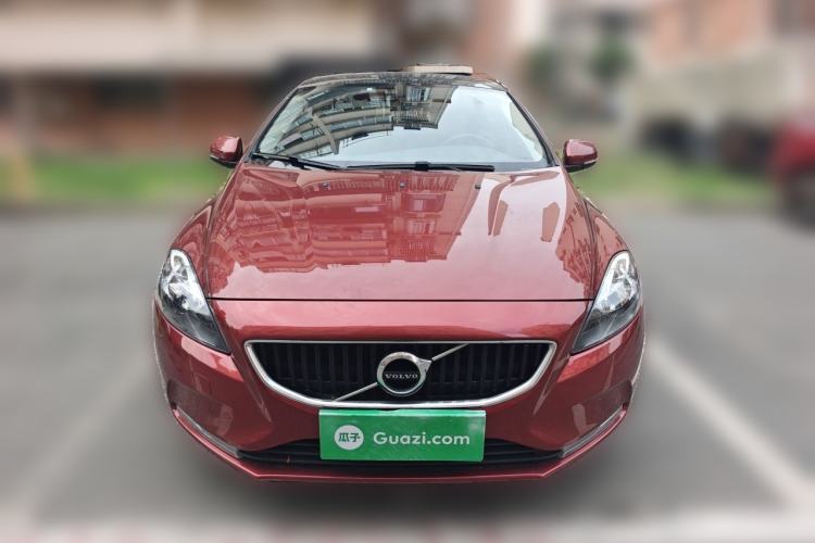 Used Volvo V40 2017 T3 Smart Edition Front