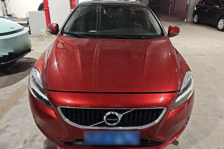 Used Volvo V40 2017 T3 Zhiyi Edition Front