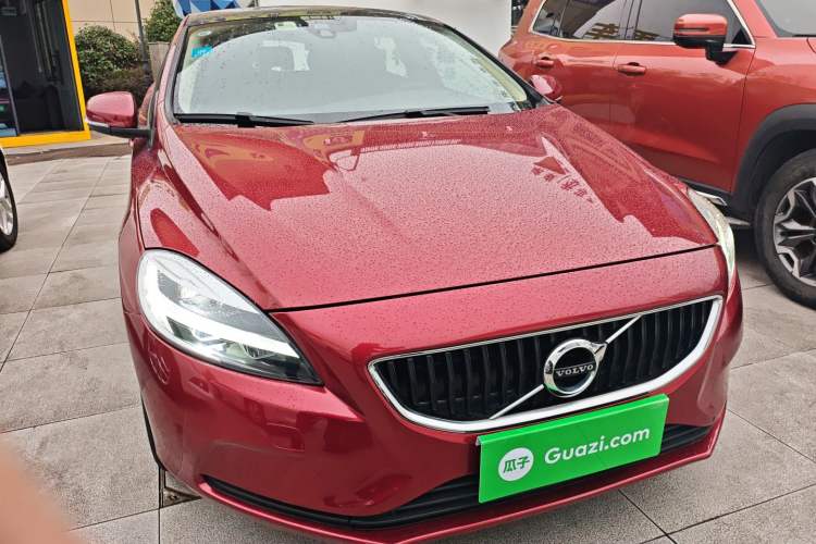 Used Volvo V40 2017 T3 Zhiyi Edition Front