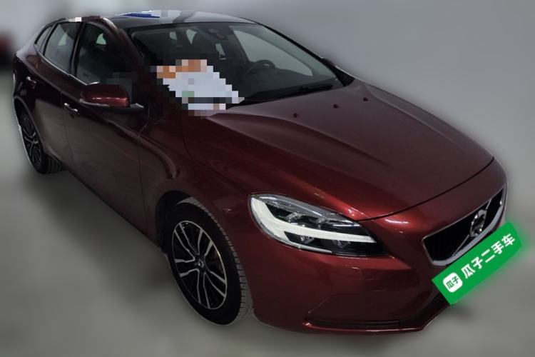 Used Volvo V40 2017 T3 Zhiyi Edition Front Right 45 Deg
