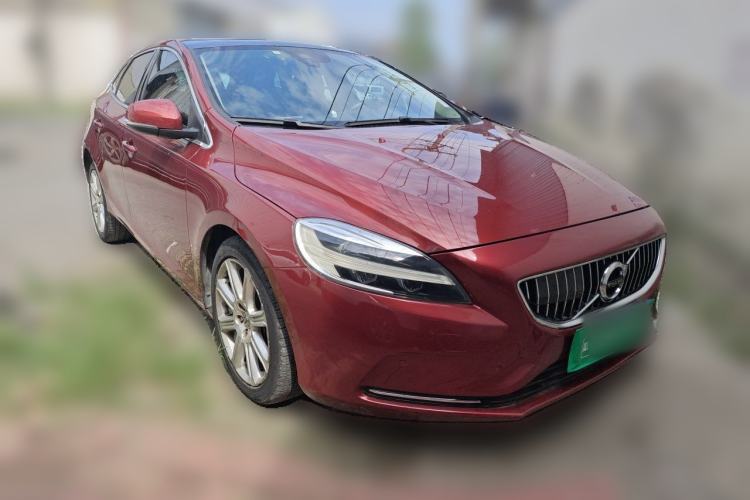 Used Volvo V40 2017 T3 Zhiya Edition Front Right 45 Deg