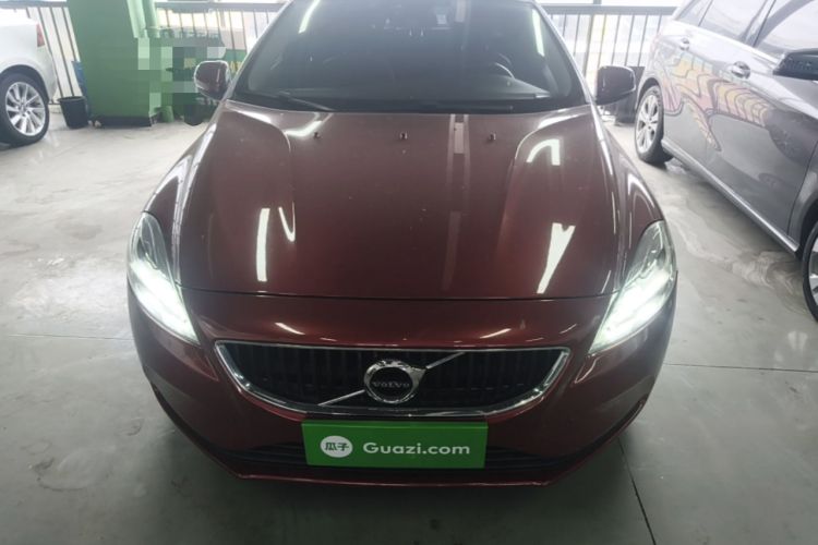 Used Volvo V40 2017 T3 Zhiyi Edition Front