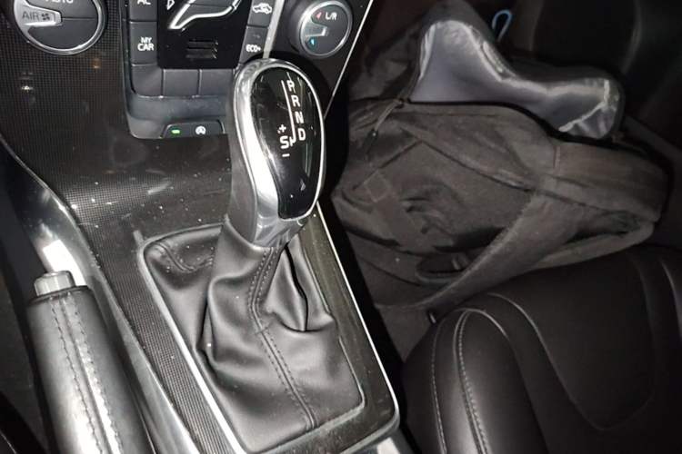 Used Volvo V40 2017 T3 Zhiyi Edition Gear Lever