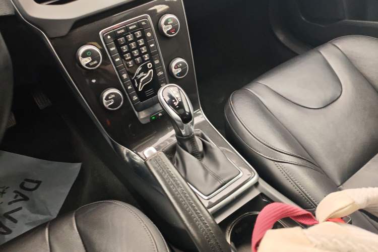 Used Volvo V40 2017 T3 Zhiyi Edition Gear Lever