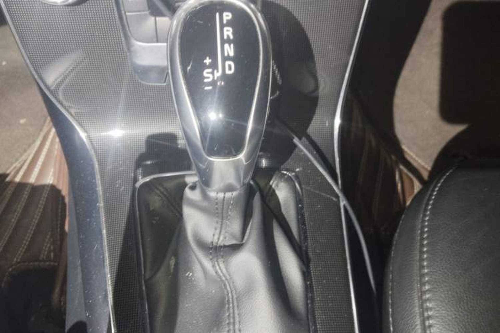 Used Volvo V40 2017 T3 Zhiyi Edition Gear Lever