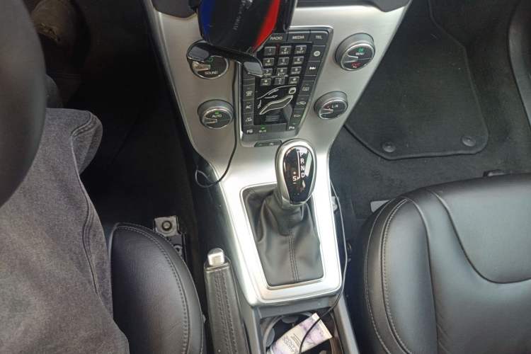 Used Volvo V40 2017 T3 Zhiya Edition Gear Lever