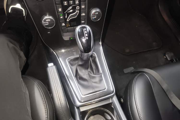 Used Volvo V40 2017 T3 Zhiyi Edition Gear Lever