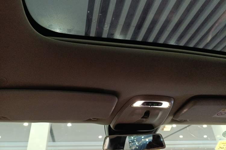 Used Volvo V40 2017 T3 Zhiyi Edition Headliner