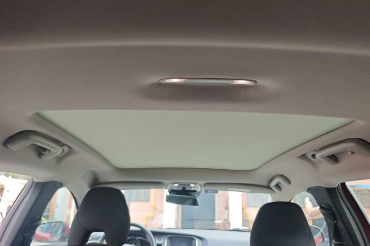 Used Volvo V40 2017 T3 Smart Edition Headliner