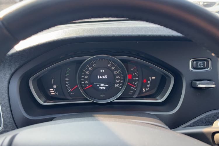 Used Volvo V40 2017 T3 Smart Edition Instrument Cluster