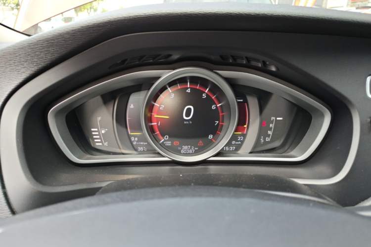 Used Volvo V40 2017 T3 Zhiyi Edition Instrument Cluster