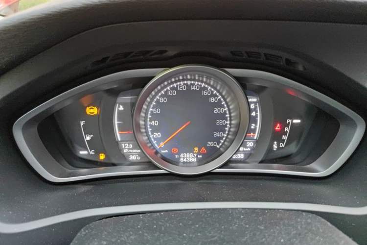 Used Volvo V40 2017 T3 Zhiyi Edition Instrument Cluster
