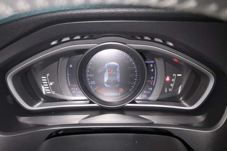 Used Volvo V40 2017 T3 Zhiyi Edition Instrument Cluster