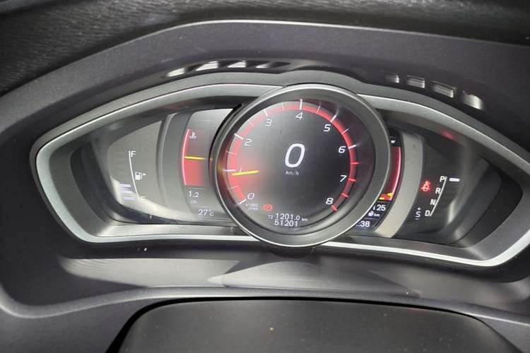 Used Volvo V40 2017 T3 Zhiyi Edition Instrument Cluster