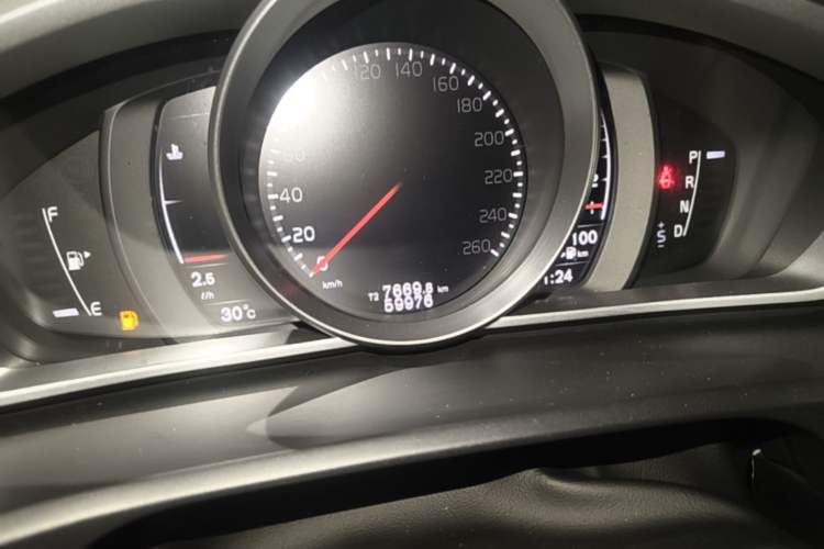 Used Volvo V40 2017 T3 Zhiyi Edition Instrument Cluster