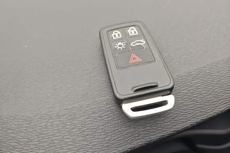 Used Volvo V40 2017 T3 Zhiyi Edition Interior 1
