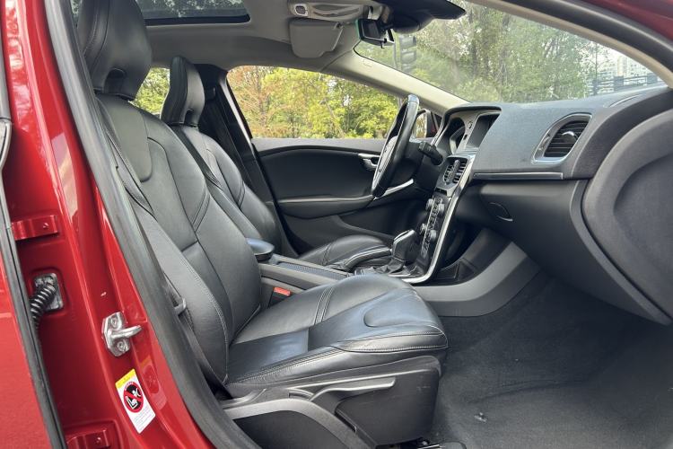 Used Volvo V40 2017 T3 Zhiyi Edition Interior 10