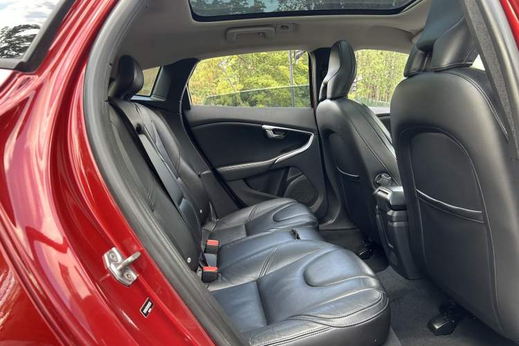 Used Volvo V40 2017 T3 Zhiyi Edition Interior 11