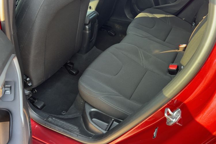 Used Volvo V40 2017 T3 Smart Edition Interior 2