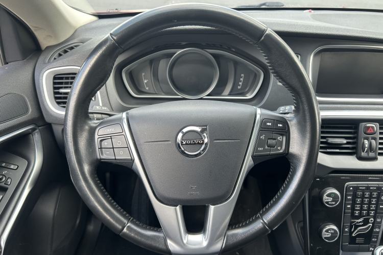 Used Volvo V40 2017 T3 Zhiyi Edition Interior 5