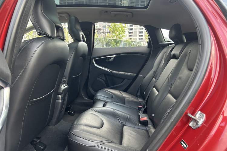 Used Volvo V40 2017 T3 Zhiyi Edition Interior 8