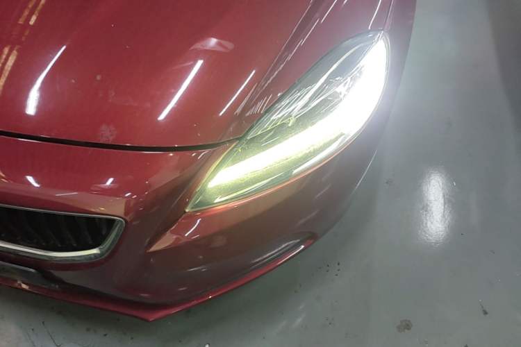 Used Volvo V40 2017 T3 Zhiyi Edition Left Front Headlight