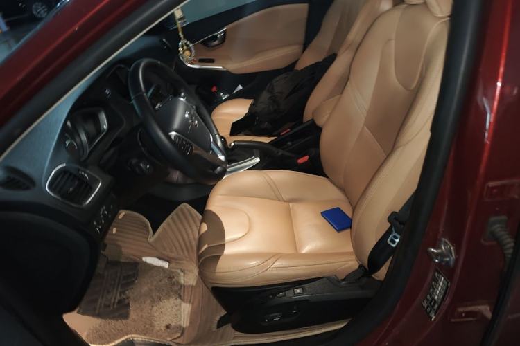 Used Volvo V40 2017 T3 Zhiya Edition Left Front Seat