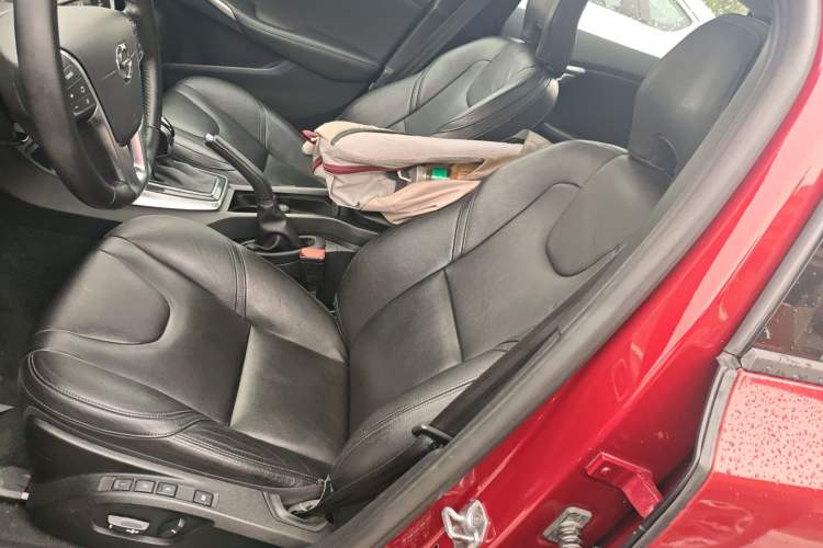 Used Volvo V40 2017 T3 Zhiyi Edition Left Front Seat