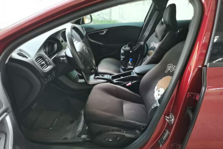 Used Volvo V40 2017 T3 Smart Edition Left Front Seat