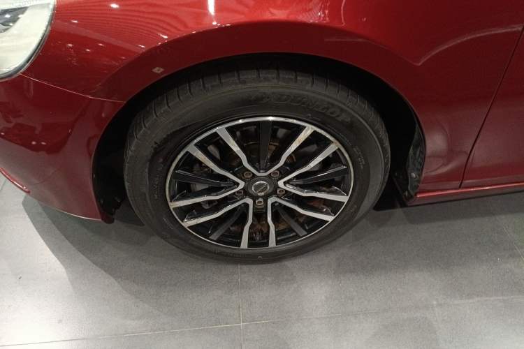 Used Volvo V40 2017 T3 Zhiyi Edition Left Front Wheel Hub