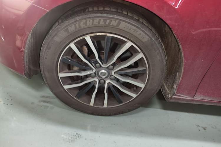 Used Volvo V40 2017 T3 Zhiyi Edition Left Front Wheel Hub