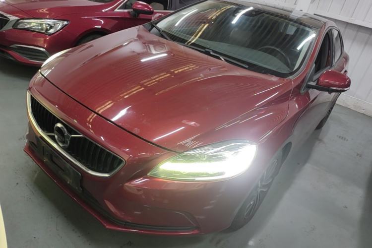 Used Volvo V40 2017 T3 Zhiyi Edition Guazi used car, China used car export, Used car for sale, Used  cars, Cheapest cars for sale