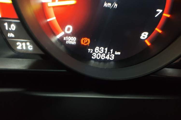 Used Volvo V40 2017 T3 Zhiya Edition Odometer Close Up