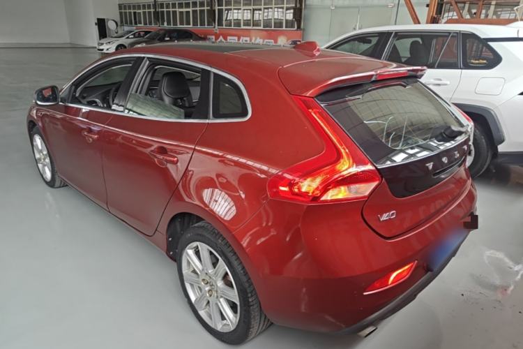 Used Volvo V40 2017 T3 Zhiya Edition Rear Left 45 Deg